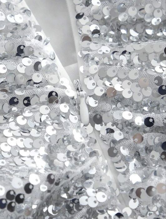 Сребриста рокля пайети