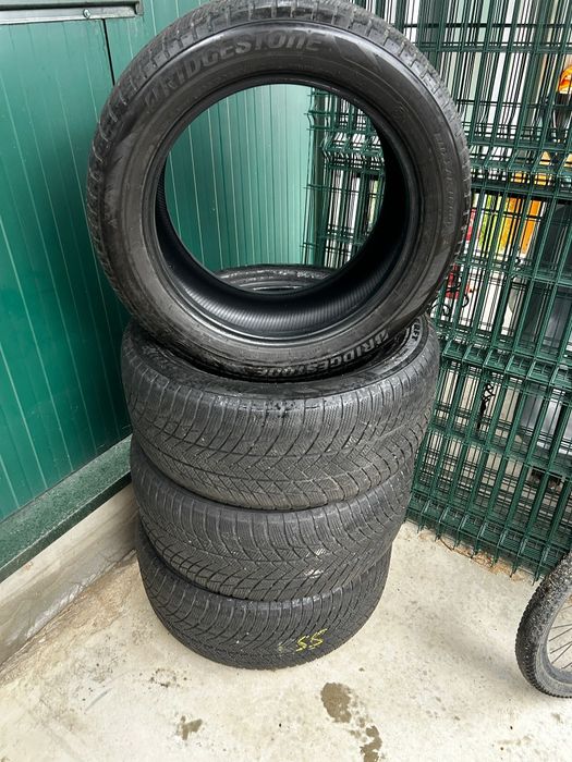 set de 4 cauciucuri Bridgestone 265/50 R19 110H în stare foarte bună.