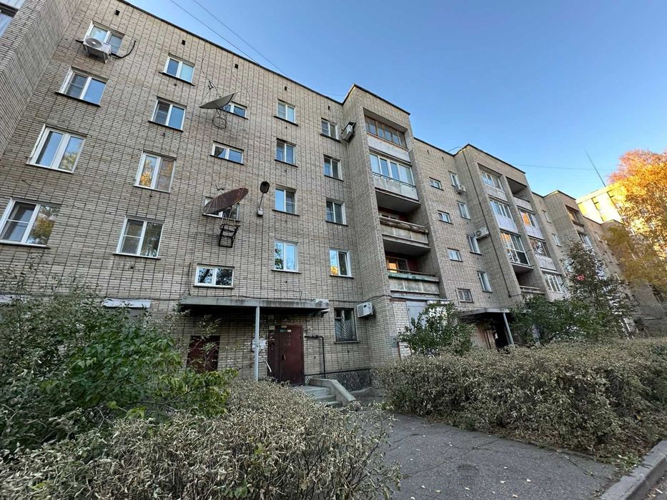 2х. АУЭЗОВА, 24, 52м2, лоджия, ремонт, 9174г.п.