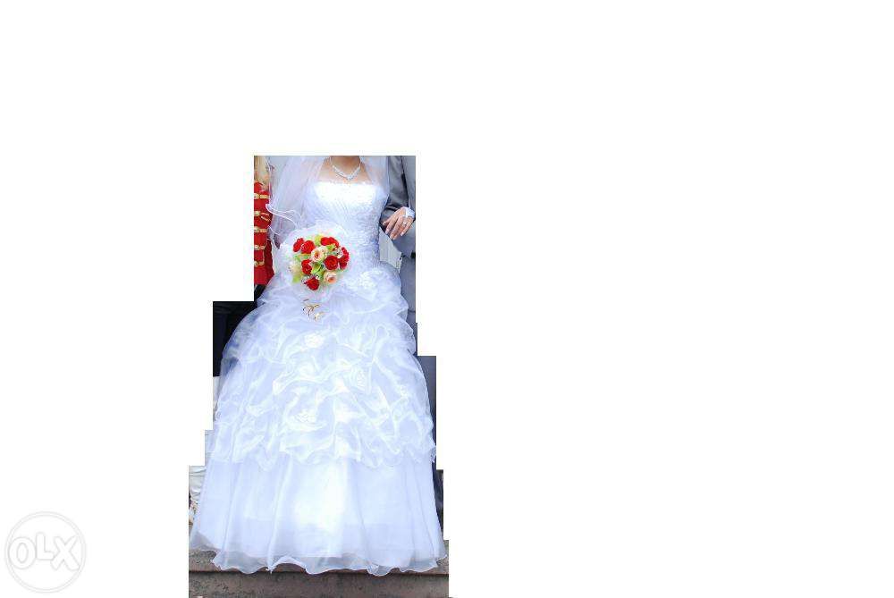 Свадебное платье за 13000 тенге.