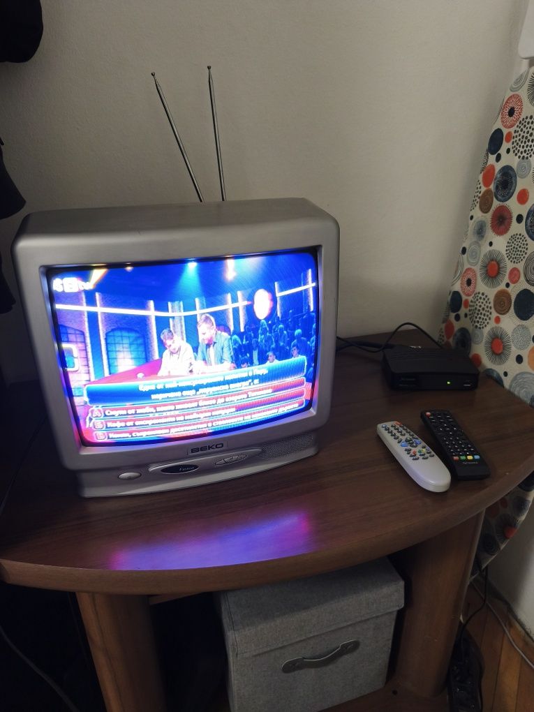 Телевизор Beko 14 CRT + Strong SRT8209