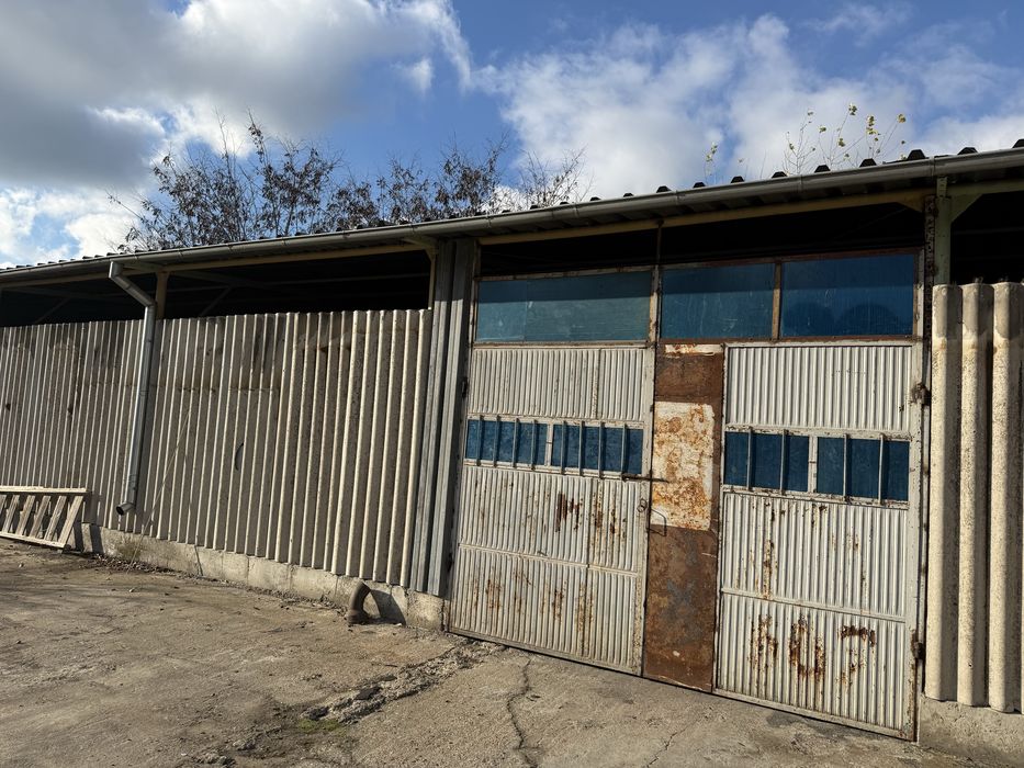 Склад 250 кв.м свободна зона русе.Става и за автосервиз