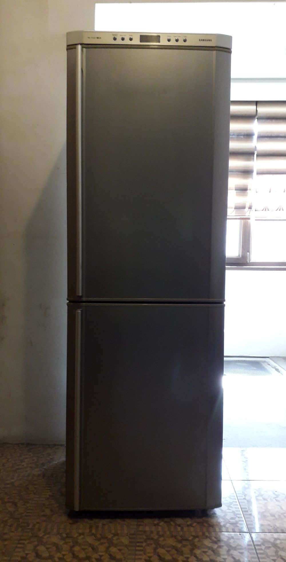 Samsung RL33EAMS1/BWT - Холодильник