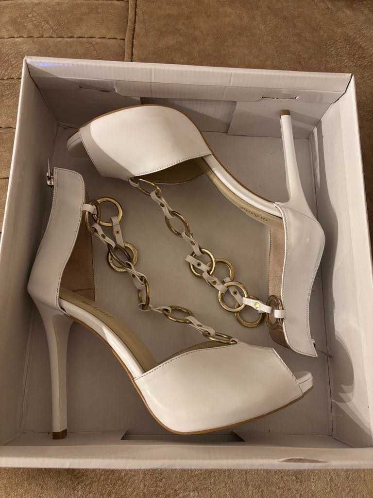 Сандали Gianni номер 38