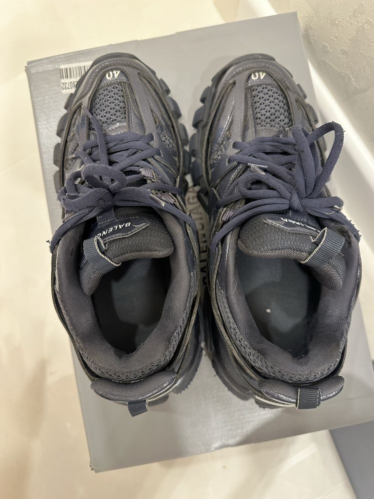 Balenciaga track оригинал-много рядко срещан цвят