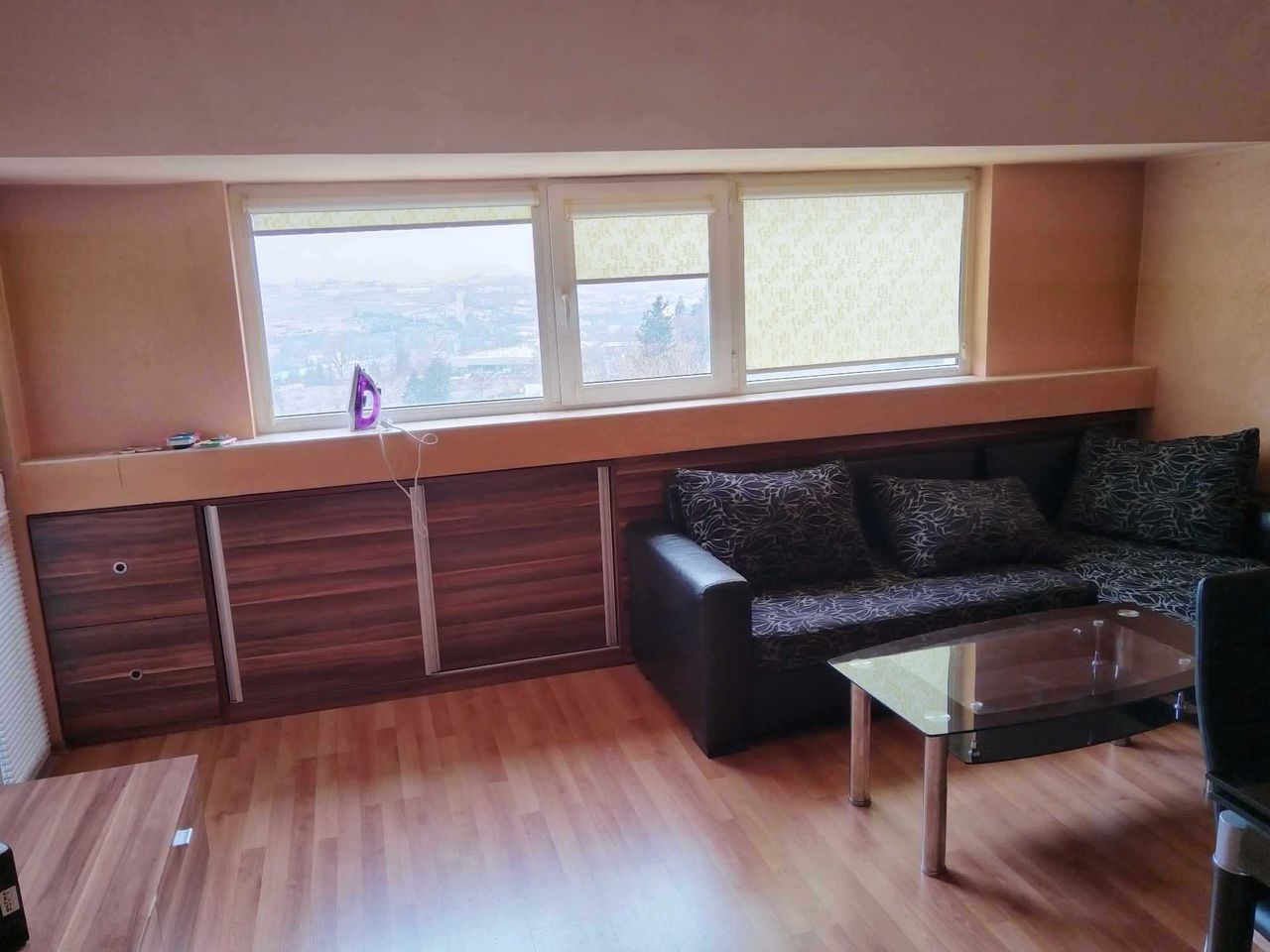 Дава се под наем Тристаен апартамент в Сандански - 75 кв.м за 30.6 € - Снимка #3