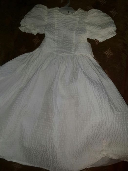 Нарядное белое платье. Детское платье.