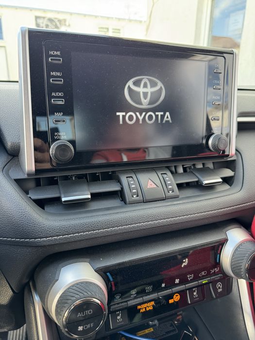 Integrare Apple CarPlay Android Auto Toyota Corolla RAV4 CH-R