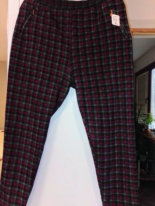 1/ НОВИ четири термо и три плътни зимни панталони.