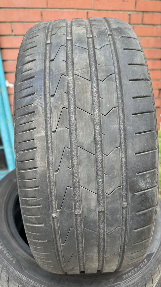 Продавам 2бр. Летни гуми 215/45/16 Hankook