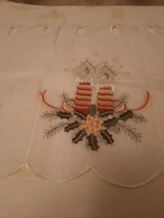 Perdea decorativă cu model de sarbatoare