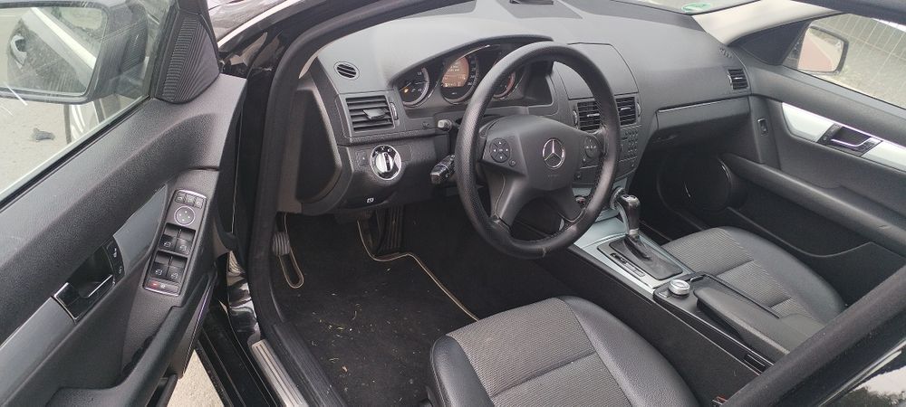 Mercedes C Klass Avantgarde Full Opțional