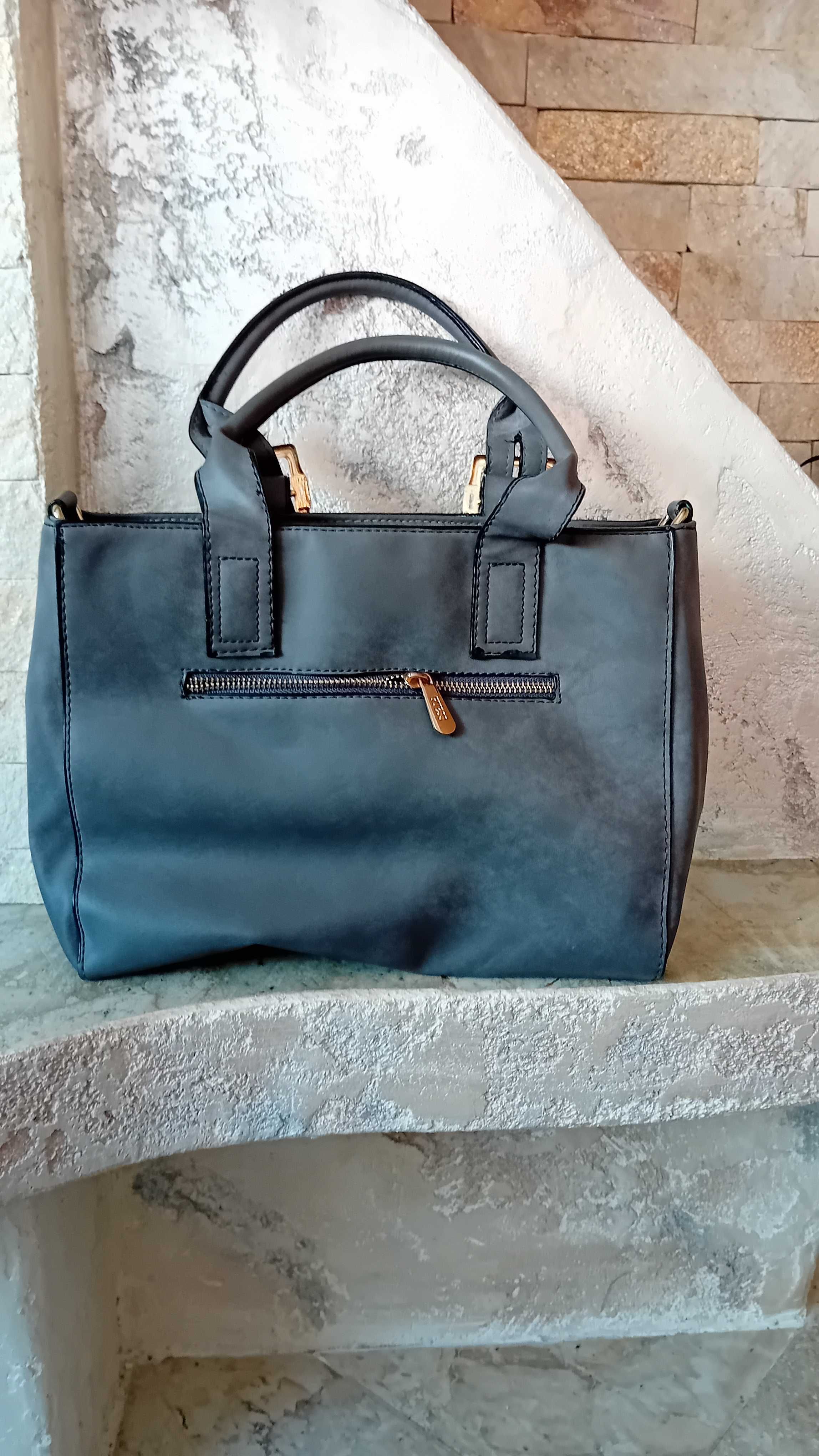 Чанта GUESS сива