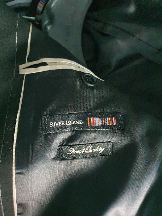 Costum barbati River Island