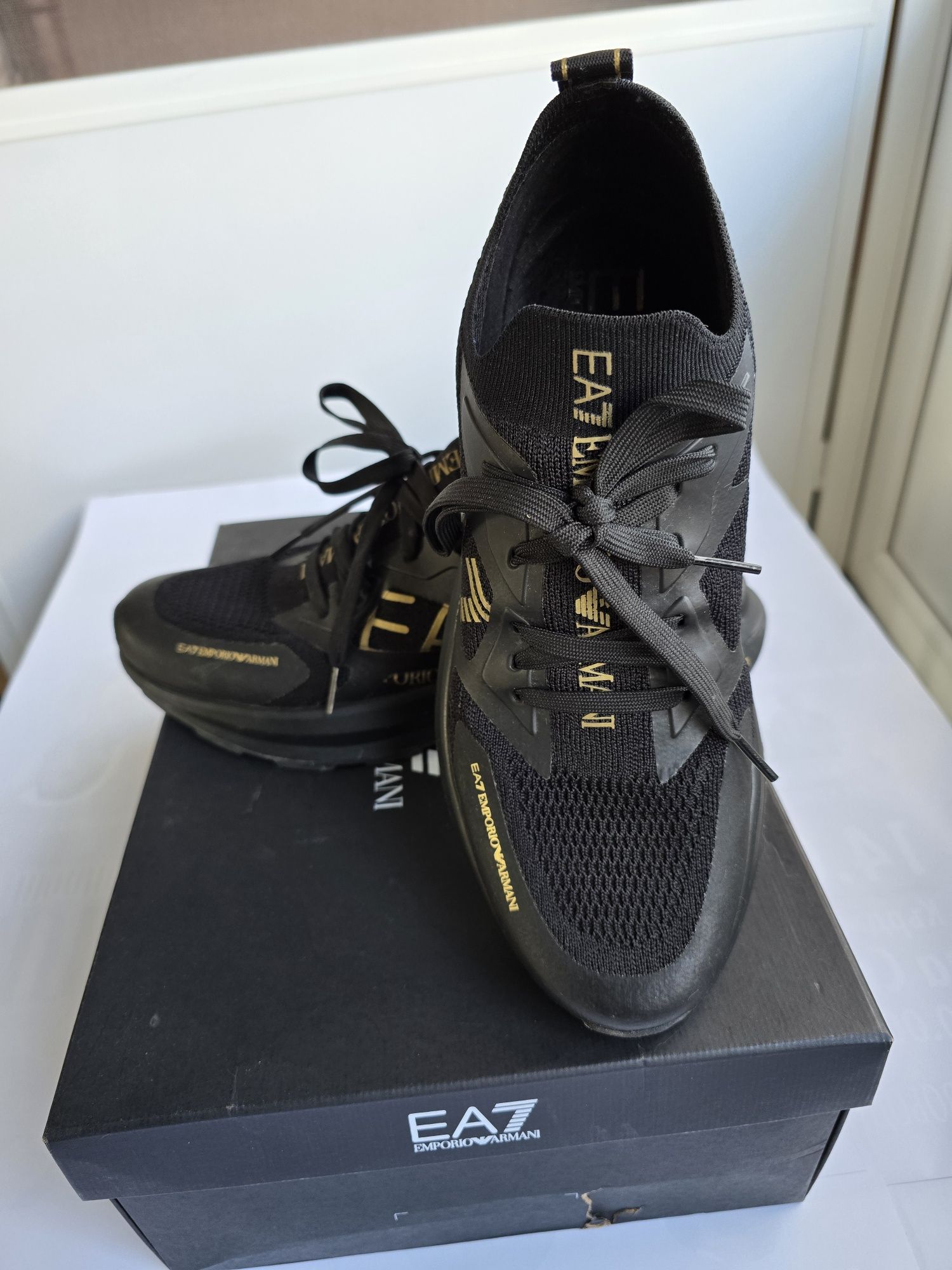 Спортни обувки EA7 Emporio Armani 43 номер
Сникърси X8X113 XK269 M701