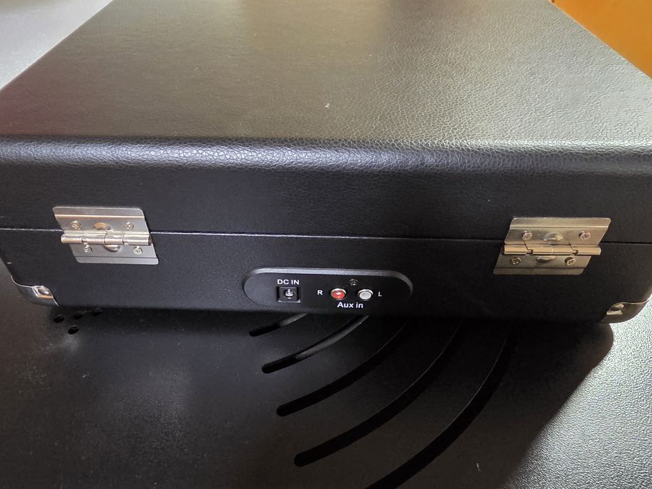 Грамофон Akai в много добро състояние