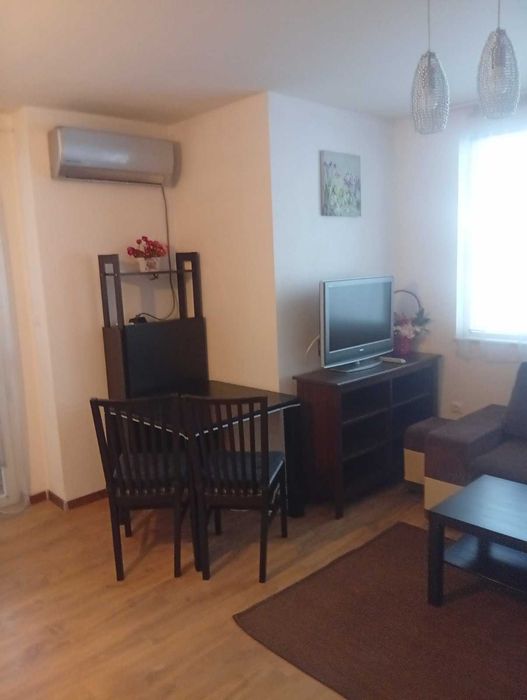 Собственик отдава под наем двустаен 450 Е