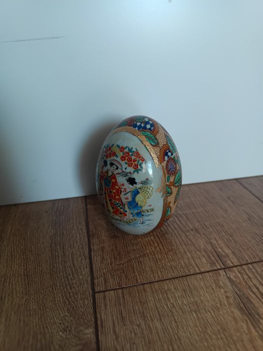 Ou portelan chinezesc bibelou