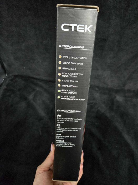 Încărcător și întreținător automat de baterii CTEK MXS 5.0,