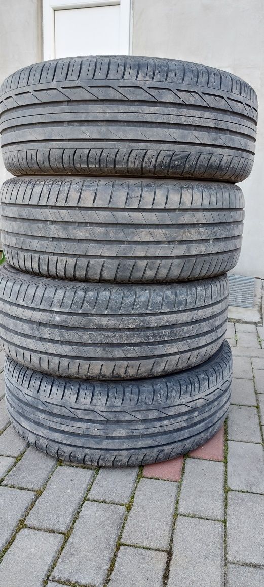 Bridgestone vara 225 55 17