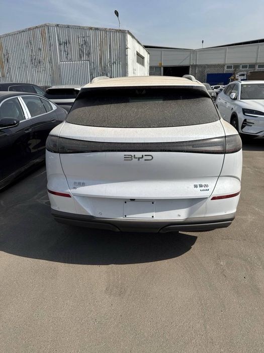BYD Sea Lion 06 oq salon