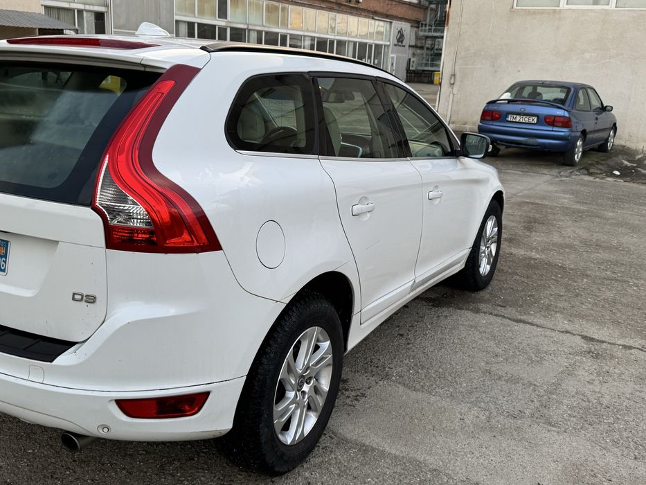 Dezmembrez Volvo Xc 60 2.4 an 2011euro5