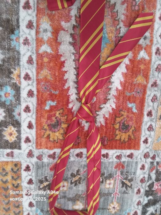 Галстукк сатылыады