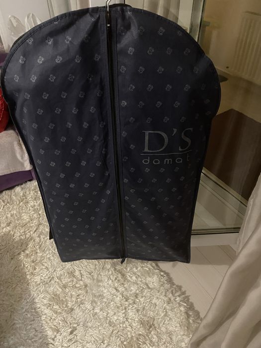 Costum D’S Damat Twn purtat de două ori