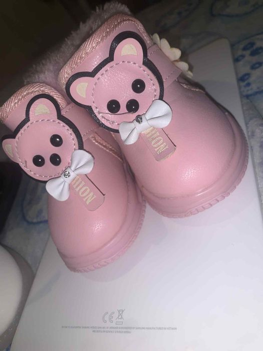 Vand ghetute pentru Fetițe nr  16,18,22,25