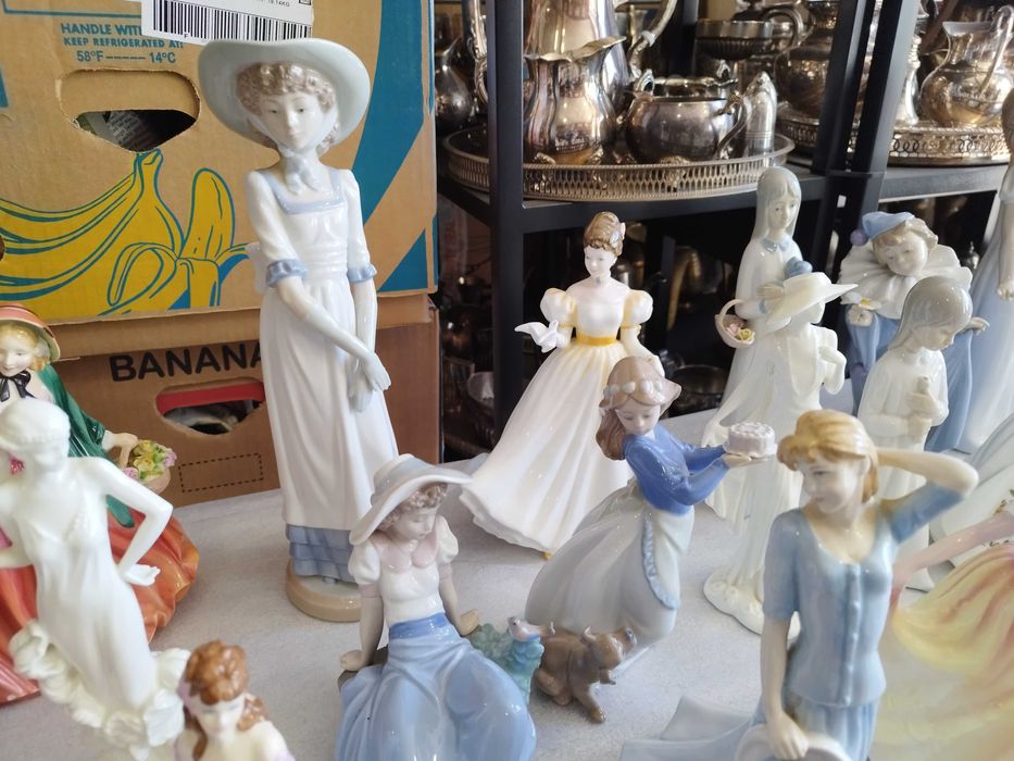 Порцеланови кукли над 100 бр. - Royal Doltan , Albert , Coalport !