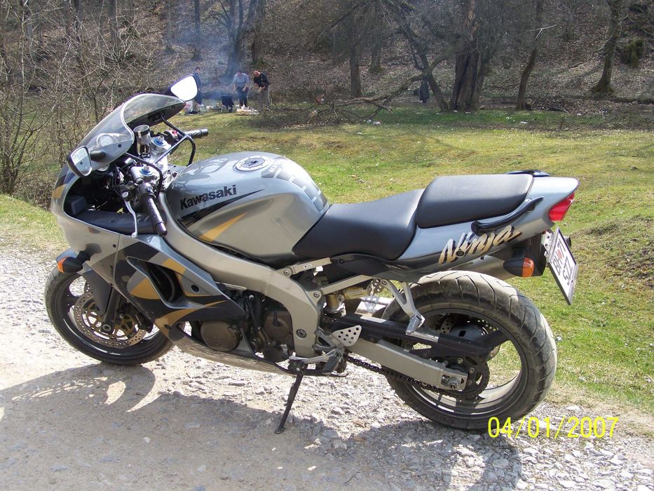 Motocicleta Kawasaki Ninja ZX 6R