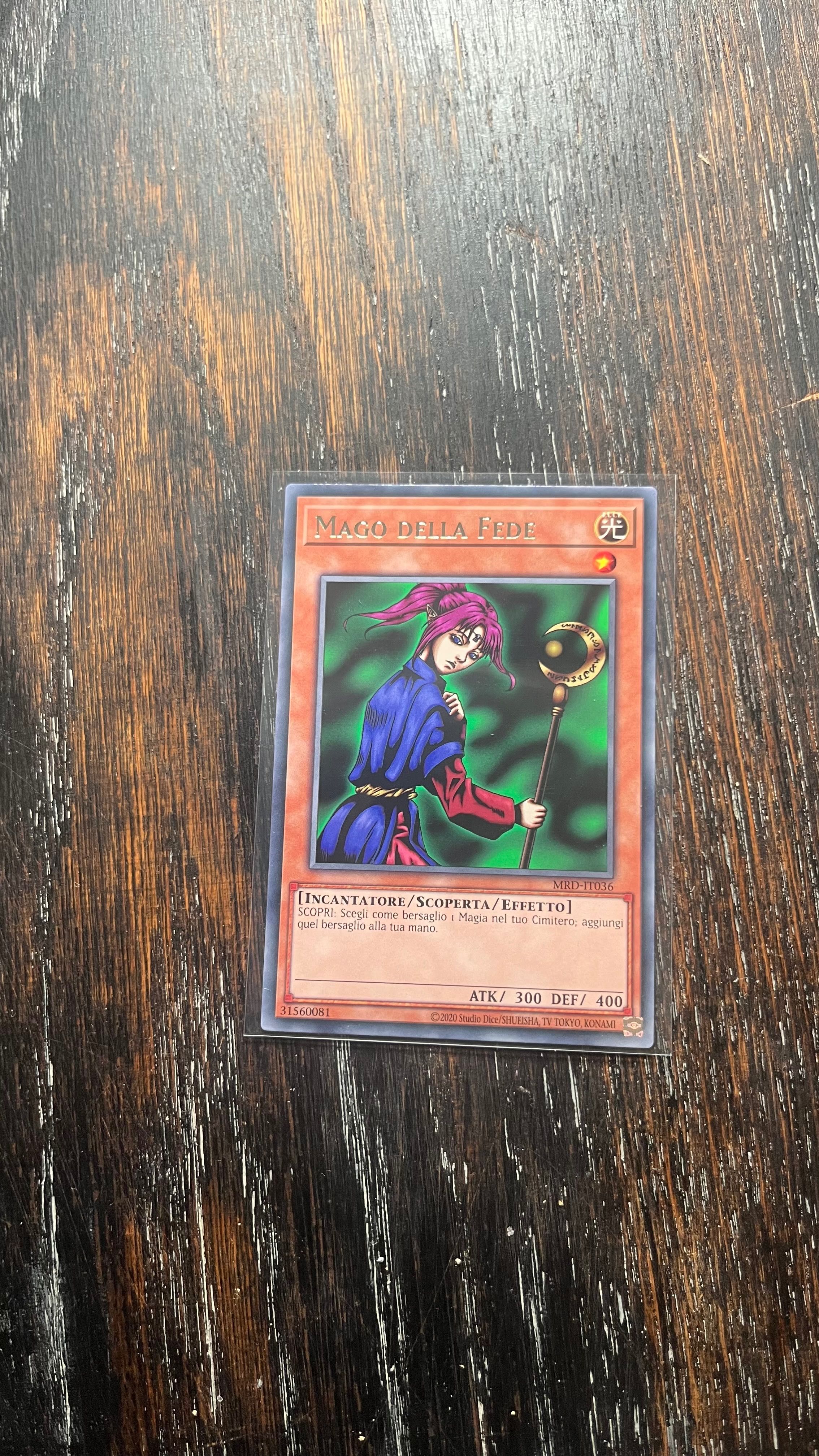 Продавам карта Yu Gi Oh италианска