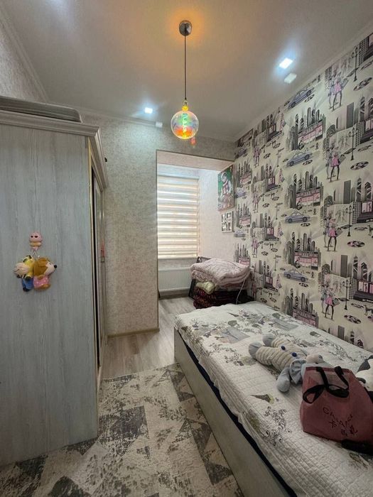2-xonali 6-qavatda 55m² kvartira sotiladi.
7-qavatli Liftli dom.