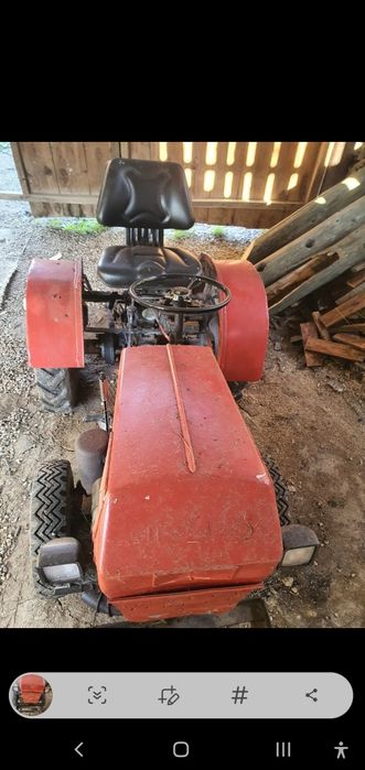 Vand Tractoras mic pentru gradina