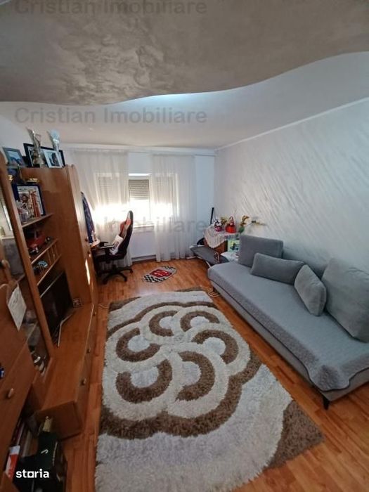 Super 2 cam conf 1 Decomandat 52 mp Radu Negru - Capatul lui 4