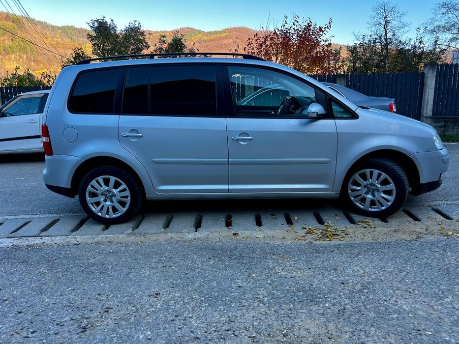 Vând Vw Turan 1.6