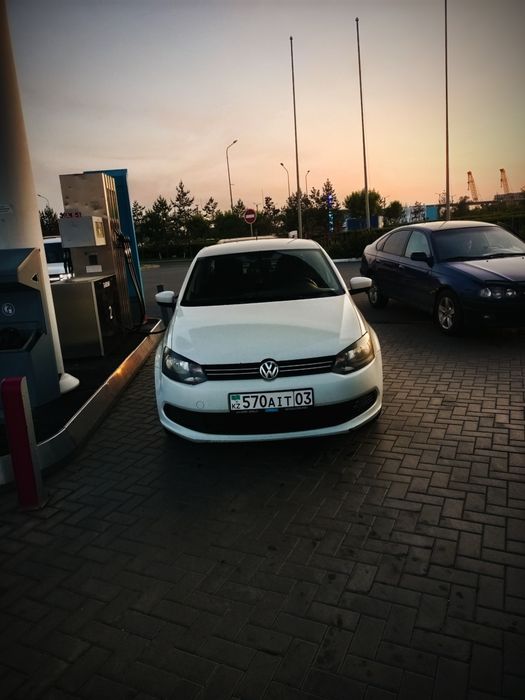 Продам машину поло 15 года