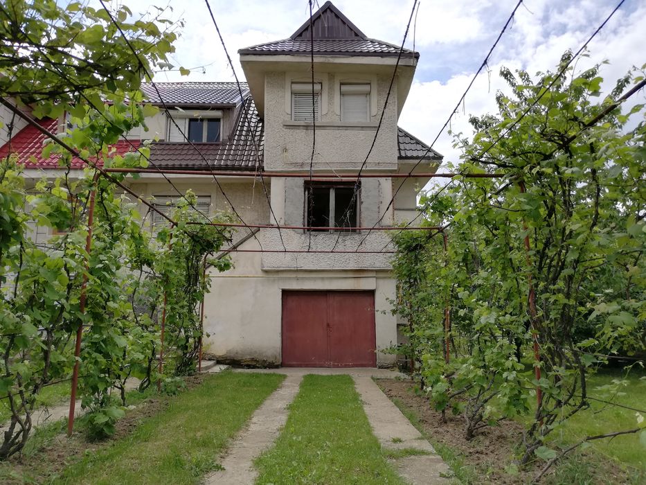 Casa + teren de vanzare