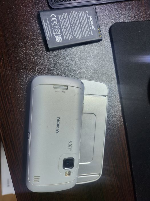 Nokia C6 не вкючва