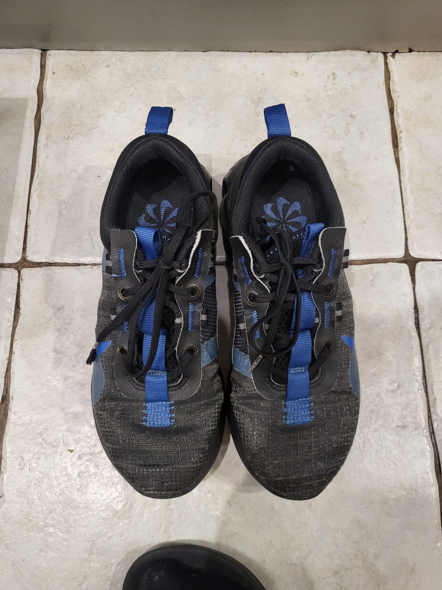 Маратонки nike 37.5