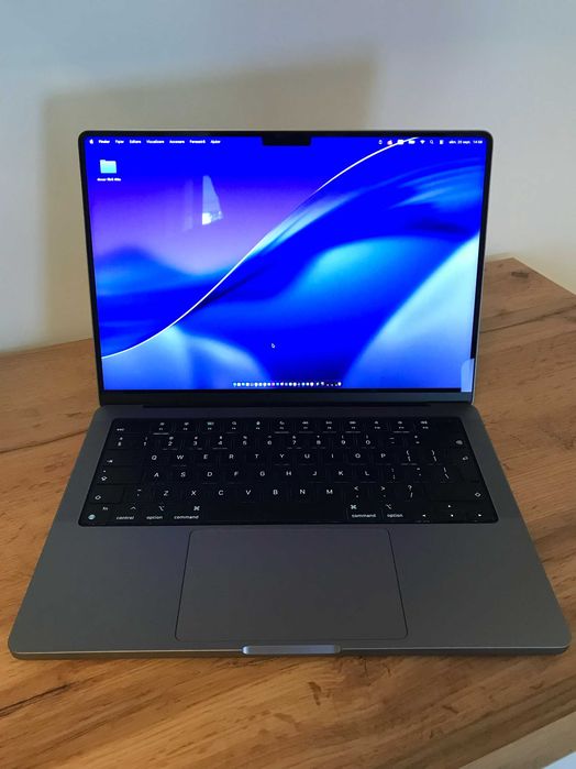 MacBook Pro 14 M3--2023--8GB RAM 1TB