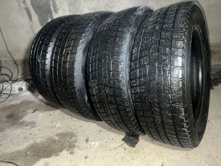 Зимние шины Nexen, 17 диаметр,корейские в идеальном состоянии