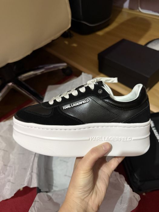 Adidasi noi cu eticheta Karl Lagerfeld mar 36
