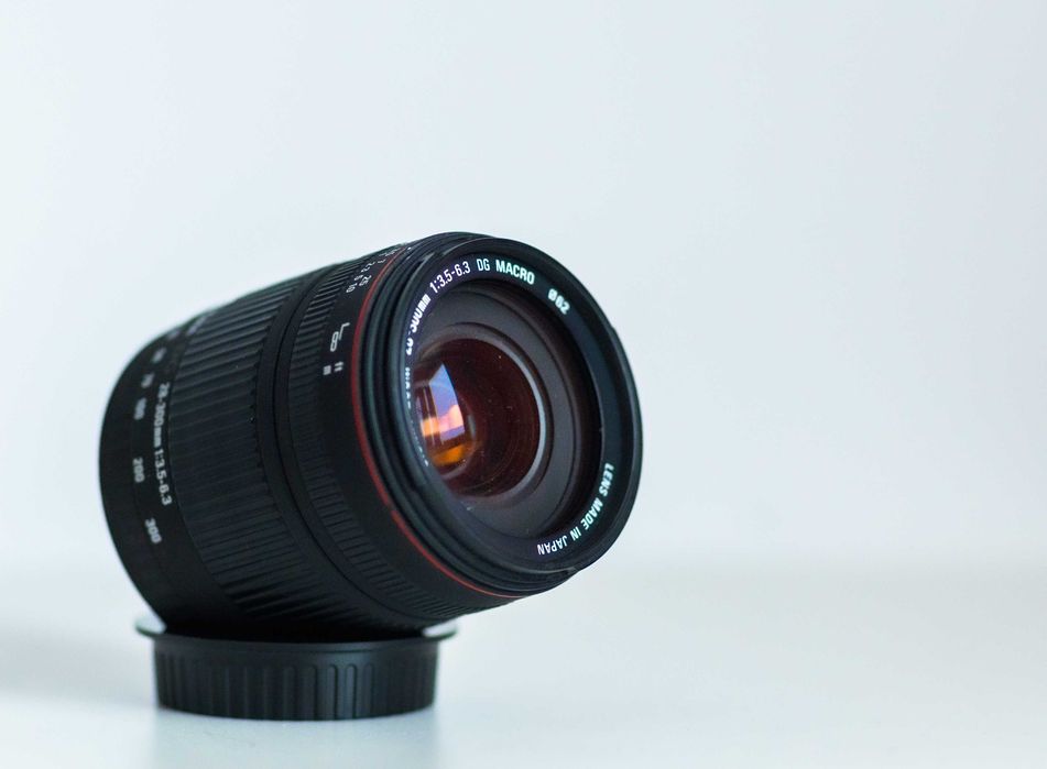 Obiectiv SIGMA 28-300mm pentru CANON EF, DG + Macro