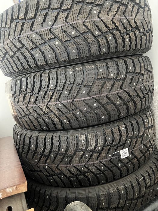 Продам зимние шины новый