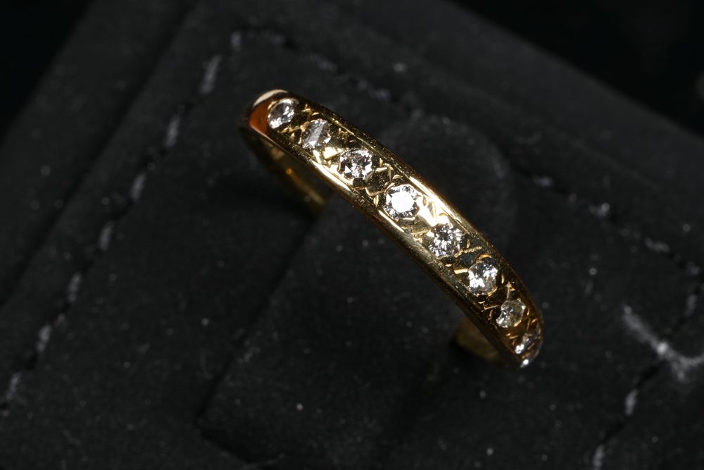 Златен пръстен Халка 18к (750) с 9 диаманта, 0.18кт Размер 55