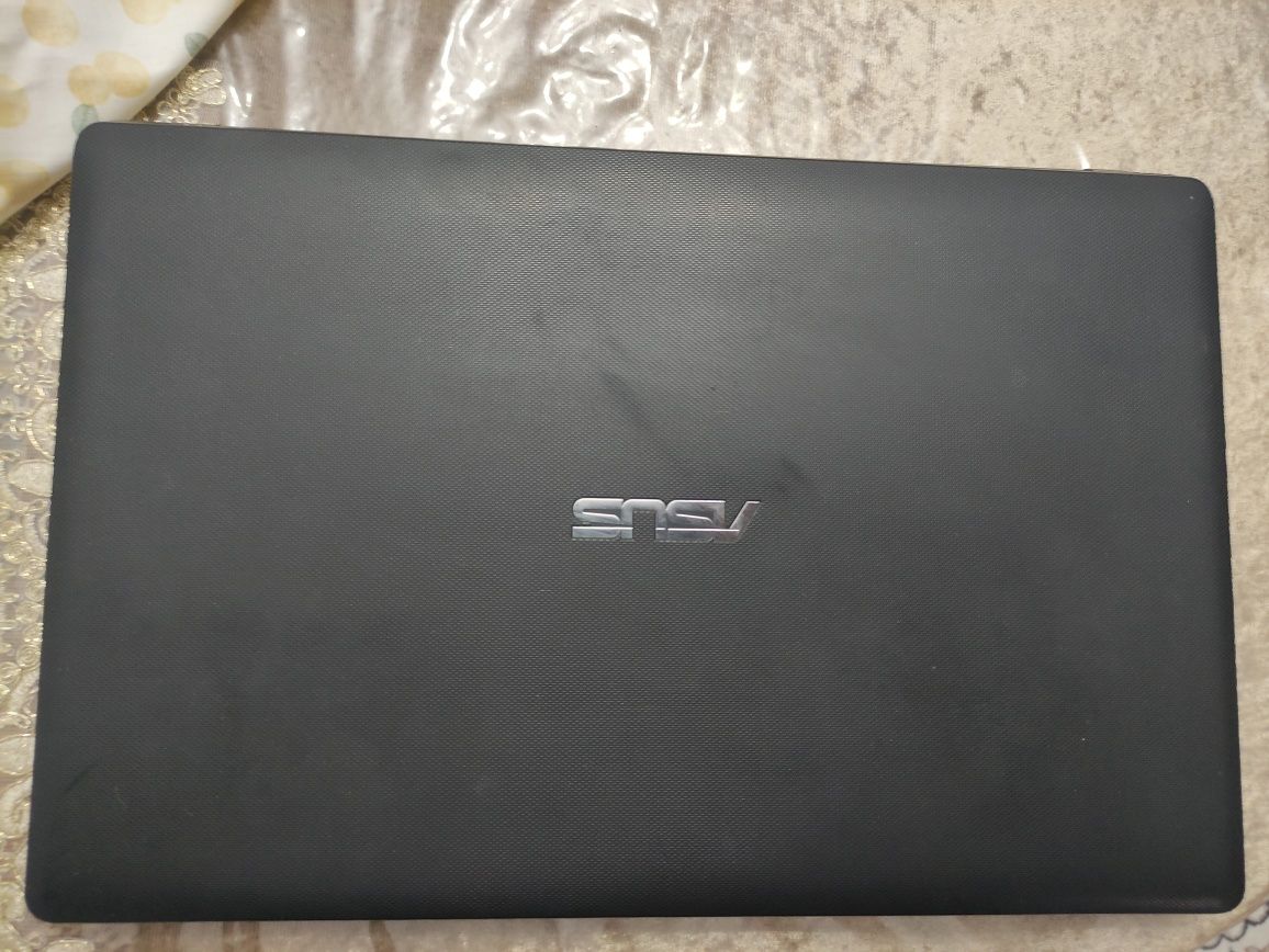 Asus ноутбук от сети (zaryadkabilan ishlaydi)