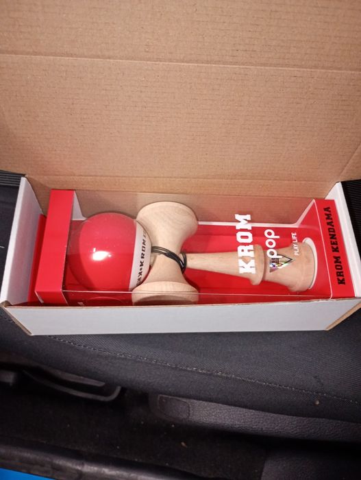 Kendama Krom pop lol sticky roșu
