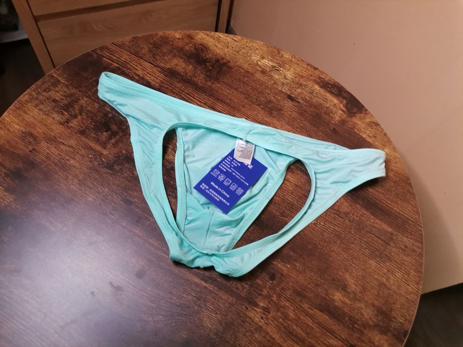 Vand chilotii pentru bărbați