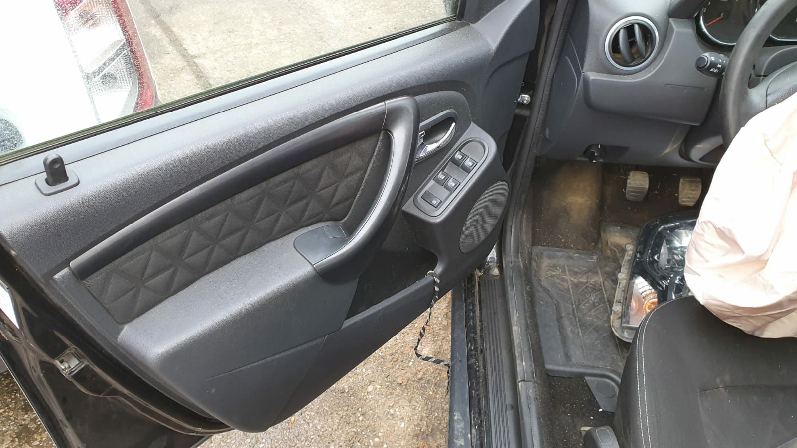 Dacia Duster 1.5 dci 4wd 4x4 2016 negru piese din dezmembrari